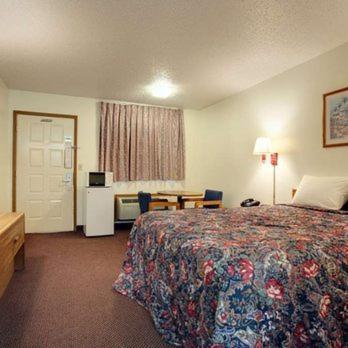 Country Side Inn Tyler Eksteriør bilde